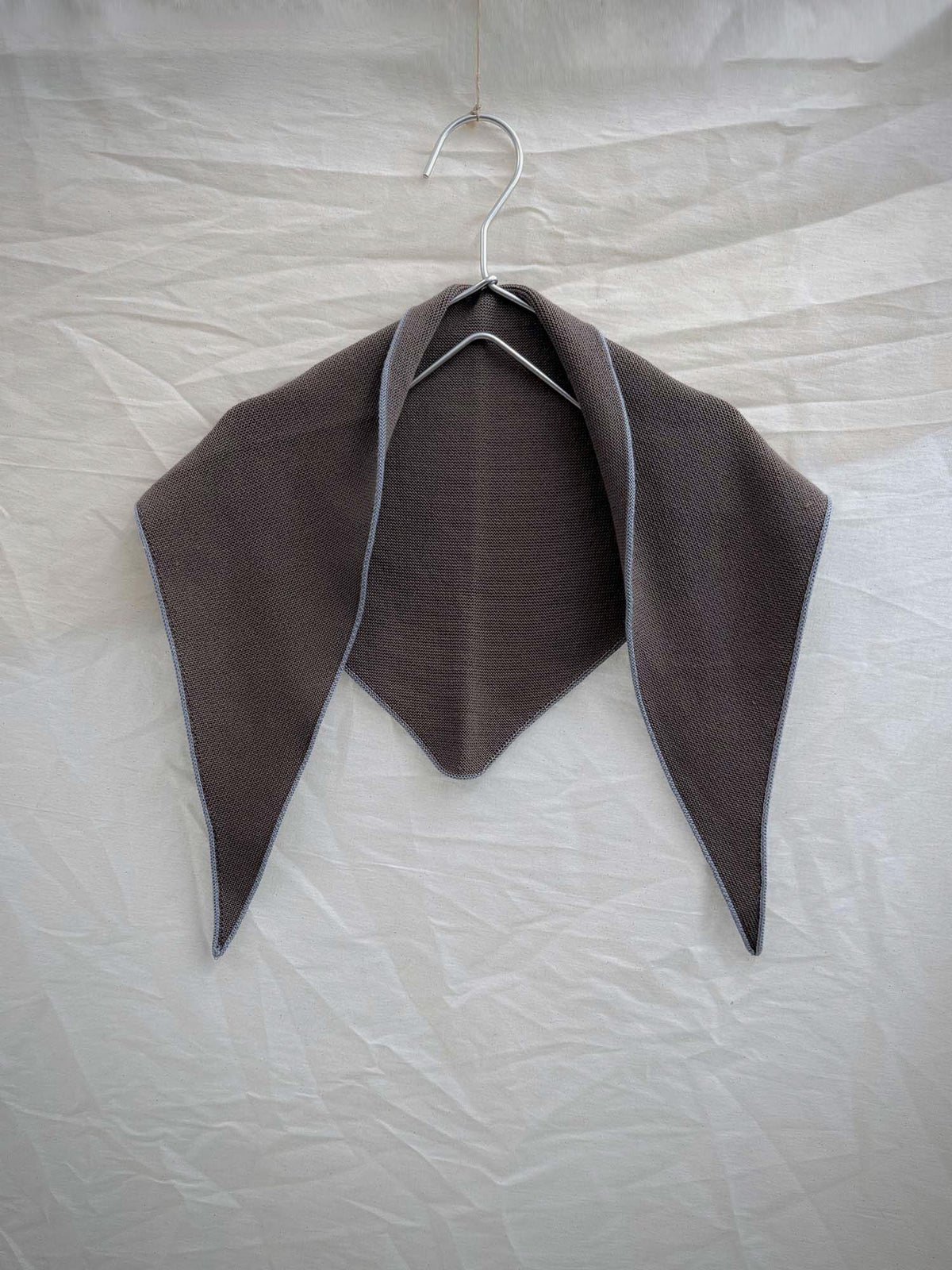 Triangular Knit Scarf